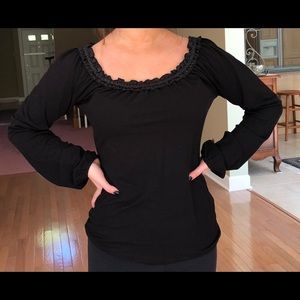 Super cute and comfy black top!